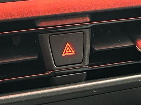 New 2025 Volkswagen Tiguan SE image 11