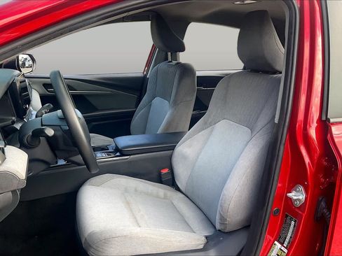Used 2026 Toyota Camry LE w/ Convenience Package FWD image 8