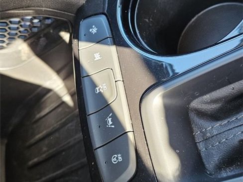 Used 2023 Chevrolet TrailBlazer LT w/ Convenience Package image 21