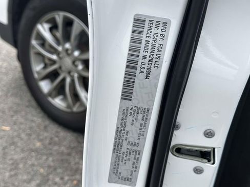 Used 2021 Jeep Cherokee Latitude Lux w/ Sun & Sound Group image 14