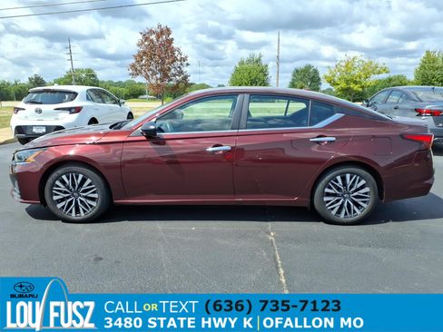 Used 2025 Nissan Altima 2.5 SV FWD image 4