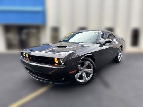 Used 2016 Dodge Challenger R/T Plus image 1