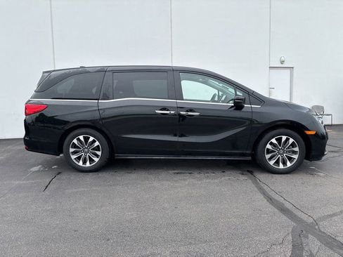 Used 2023 Honda Odyssey EX-L image 3