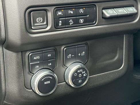 Used 2023 GMC Yukon XL AT4 w/ AT4 Premium Package AWD/4WD image 28