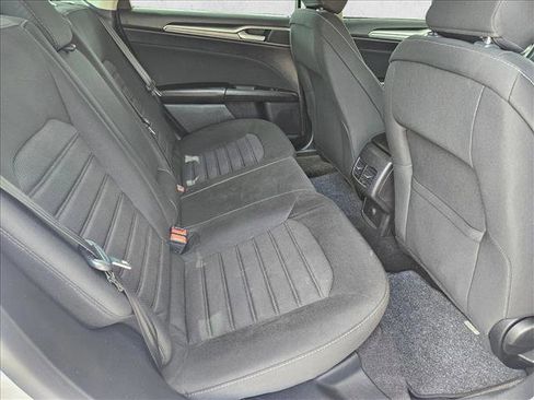 Used 2020 Ford Fusion SE FWD image 20