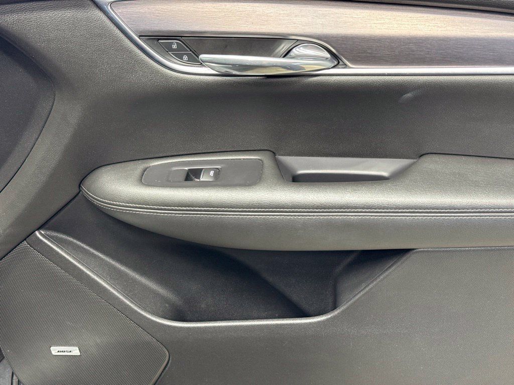 Used 2021 Cadillac XT6 Luxury w/ LPO, Floor Liner Package AWD/4WD image 30