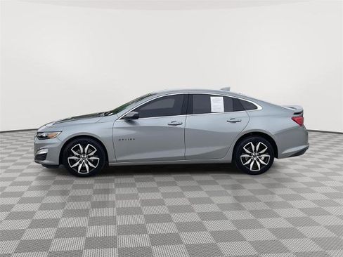 Used 2025 Chevrolet Malibu RS FWD image 2