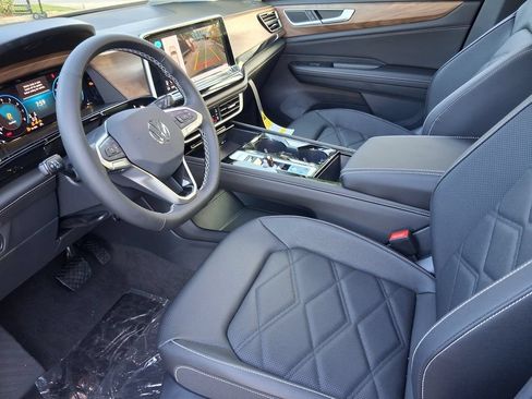 New 2026 Volkswagen Atlas SE FWD image 7