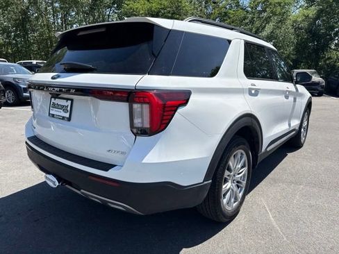 Used 2025 Ford Explorer Active w/ Active Comfort Package AWD/4WD image 5