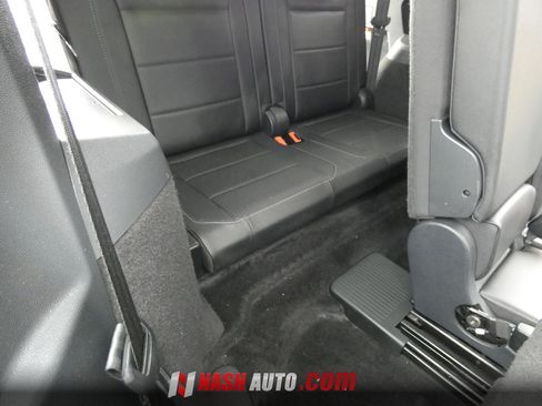 Used 2020 Volkswagen Tiguan SE w/ Panoramic Sunroof Package FWD image 39