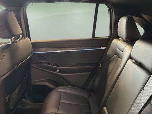 Used 2025 Jeep Wagoneer S Limited image 16