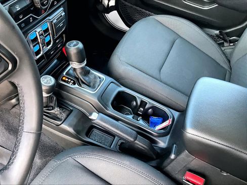 Used 2023 Jeep Wrangler Unlimited image 20