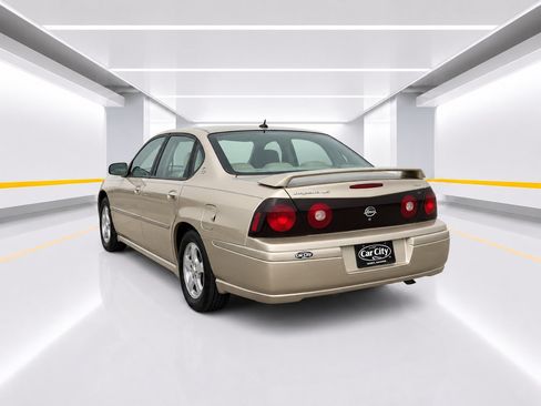 Used 2005 Chevrolet Impala LS w/ Sun And Sound Package FWD image 3