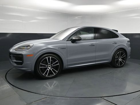 New 2026 Porsche Cayenne Turbo AWD/4WD image 1