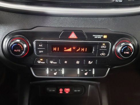 Used 2020 Kia Sorento LX w/ LX I4 Convenience Package image 44