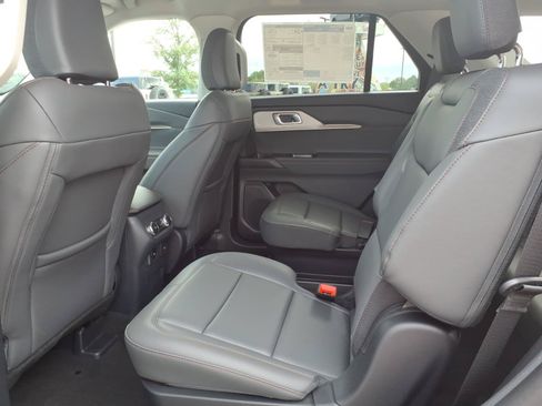 Used 2026 Ford Explorer Active w/ Active Comfort Package RWD image 13