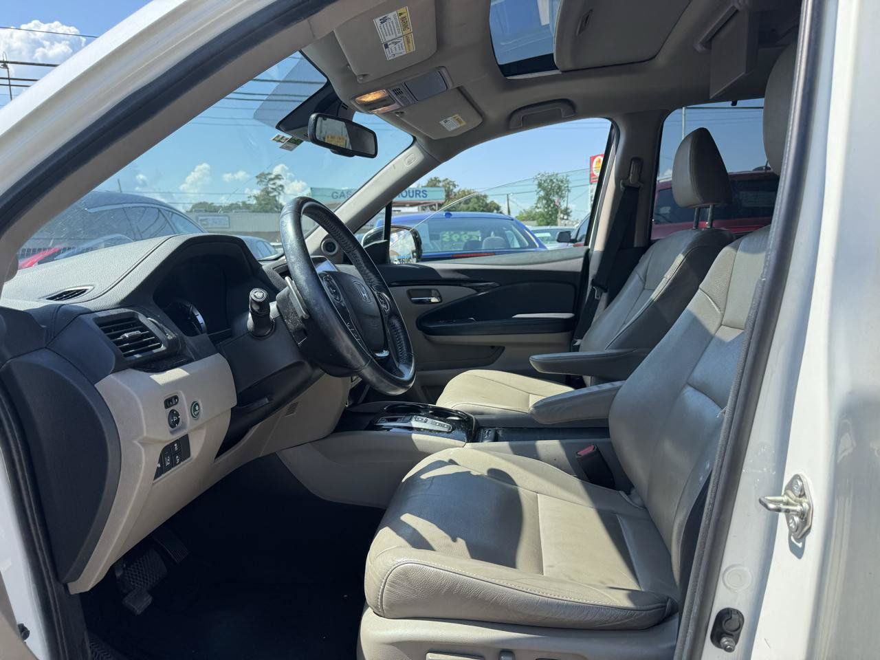Used 2017 Honda Pilot Touring image 7