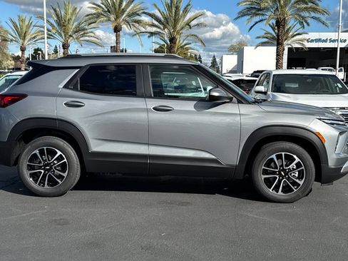 New 2026 Chevrolet TrailBlazer LT w/ Convenience Package FWD image 2