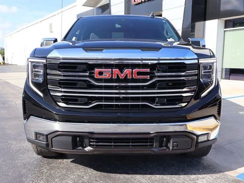 Used 2023 GMC Sierra 1500 SLT w/ SLT Premium Package AWD/4WD image 2