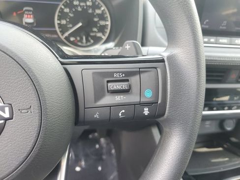 Used 2023 Nissan Rogue SV FWD image 17