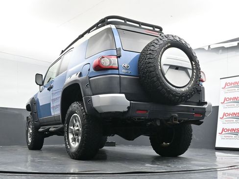 Used 2013 Toyota FJ Cruiser 4WD image 36