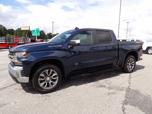 Used 2021 Chevrolet Silverado 1500 LT image 3