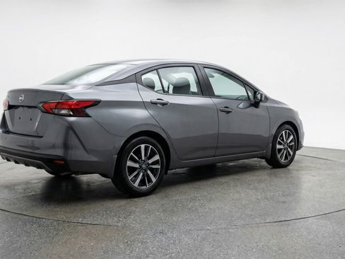 Used 2025 Nissan Versa SV image 9