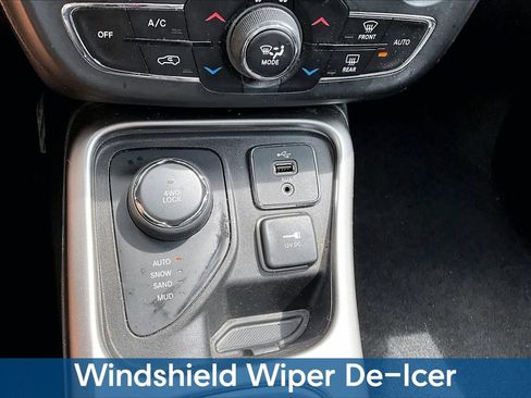 Used 2018 Jeep Compass Latitude w/ Popular Equipment Group AWD/4WD image 21