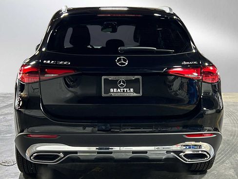 Used 2025 Mercedes-Benz GLC 300 4MATIC image 4