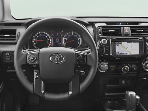 Used 2018 Toyota 4Runner TRD Off-Road AWD/4WD image 35