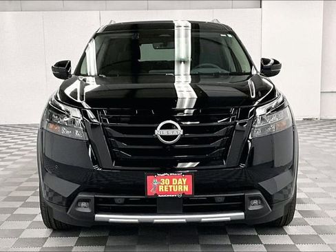 New 2025 Nissan Pathfinder Platinum w/ Lighting Package (N93) image 17