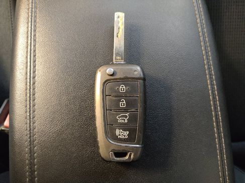 Used 2019 Hyundai Santa Fe SE AWD/4WD image 32