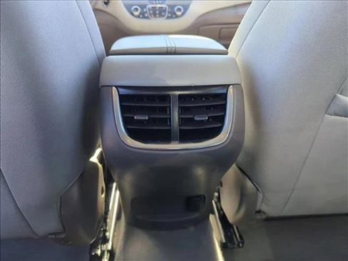 Used 2022 Chevrolet Malibu LT image 17