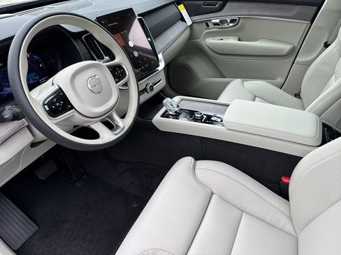 New 2026 Volvo XC90 T8 Ultra w/ Protection Package Premier image 9