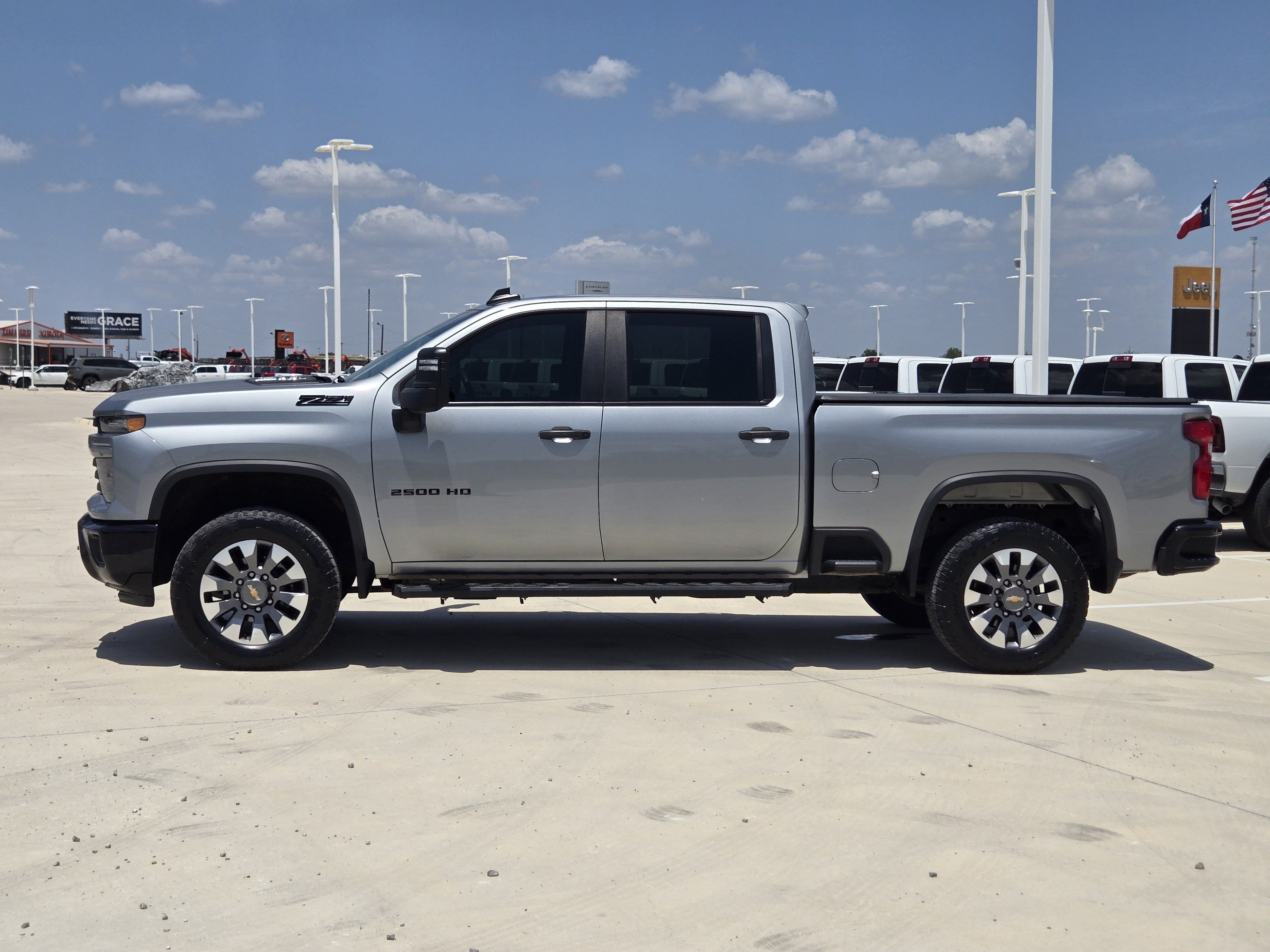 Used 2024 Chevrolet Silverado 2500 Custom w/ Custom Value Package AWD/4WD image 4