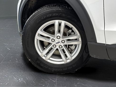 Used 2023 Ford Explorer XLT image 35