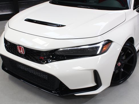 Used 2024 Honda Civic Type R image 4