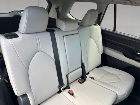 New 2026 Toyota Grand Highlander AWD Hybrid image 18