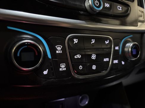 Used 2019 Chevrolet Traverse LT w/ LT Premium Package image 34