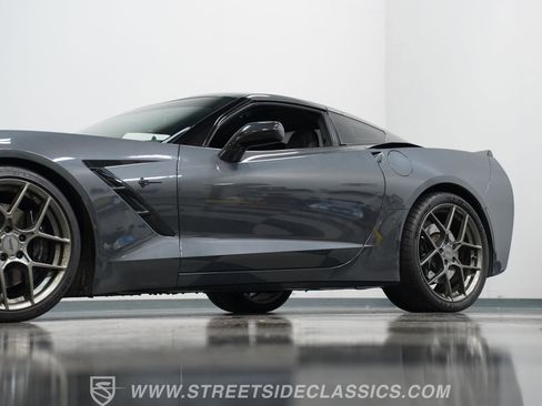 Used 2017 Chevrolet Corvette Stingray Coupe w/ Carbon Flash Badge Package image 21