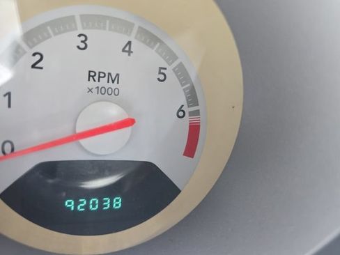 Used 2008 Dodge Avenger SE FWD image 9