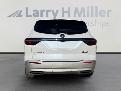 Used 2021 Buick Enclave Essence w/ Sound and Sites Package image 4
