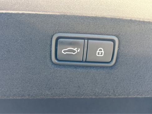 Used 2021 Genesis G70 3.3T w/ Sport Package image 29