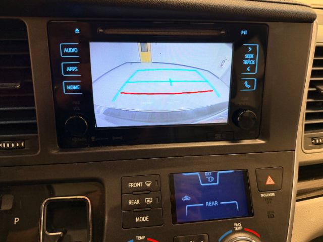 Used 2017 Toyota Sienna XLE w/ XLE Navigation Package FWD image 22