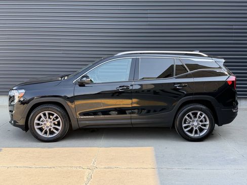Used 2024 GMC Terrain SLT w/ Infotainment Package II AWD/4WD image 9