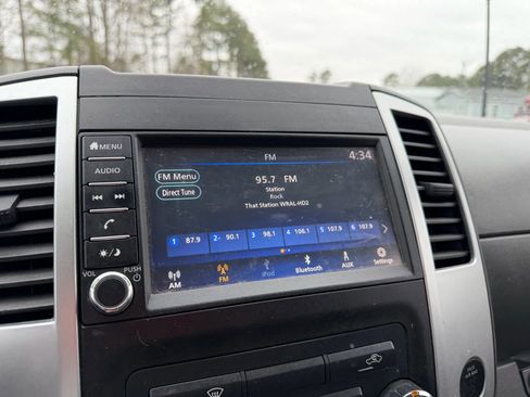 Used 2019 Nissan Frontier SV image 18