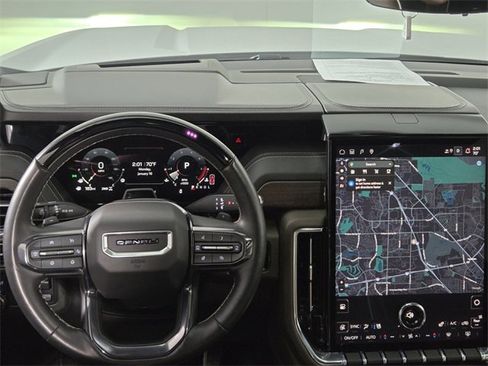 Used 2025 GMC Yukon Denali Ultimate image 12