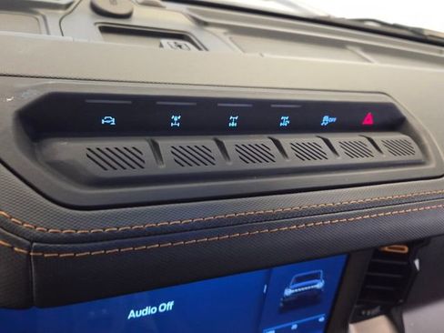 Used 2024 Ford Bronco Badlands image 19