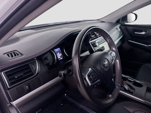 Used 2017 Toyota Camry SE image 22