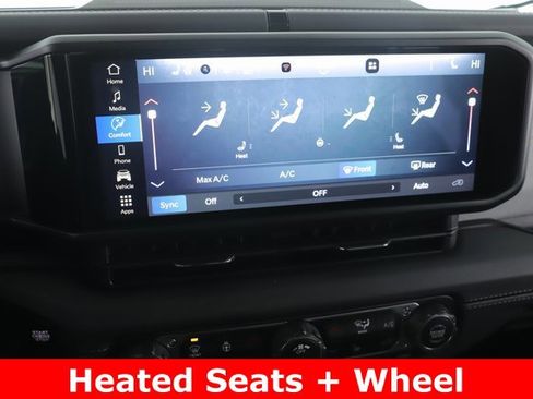 Used 2025 Jeep Wrangler Unlimited Sahara image 4